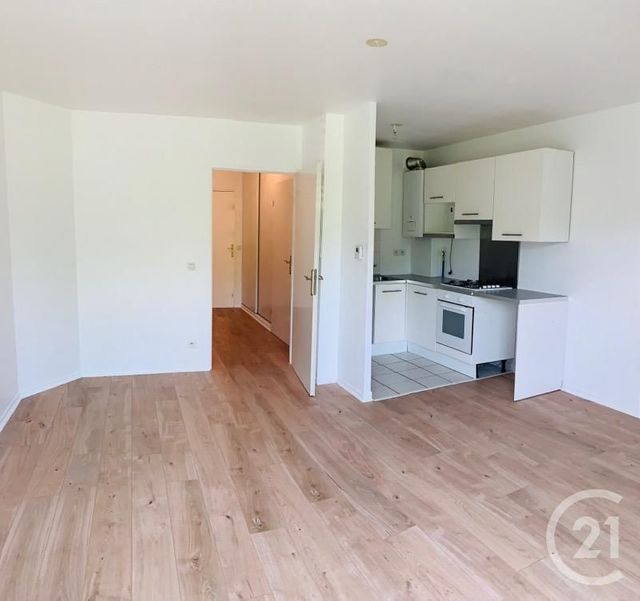 Appartement F2 à louer - 2 pièces - 45.49 m2 - ELANCOURT - 78 - ILE-DE-FRANCE - Century 21 S.L.P. Immobilier