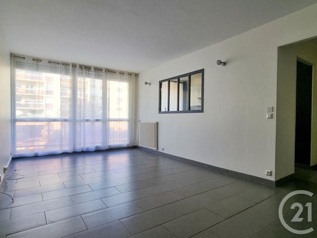 Appartement F2 à louer - 2 pièces - 51.47 m2 - MAUREPAS - 78 - ILE-DE-FRANCE - Century 21 S.L.P. Immobilier